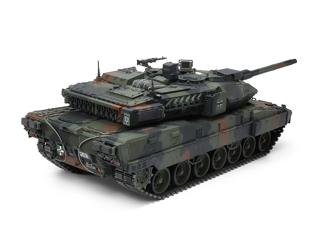 Tamiya 1/16 R/C German Main Battle Tank Leopard 2 A7V Full-Option Kit 56047
